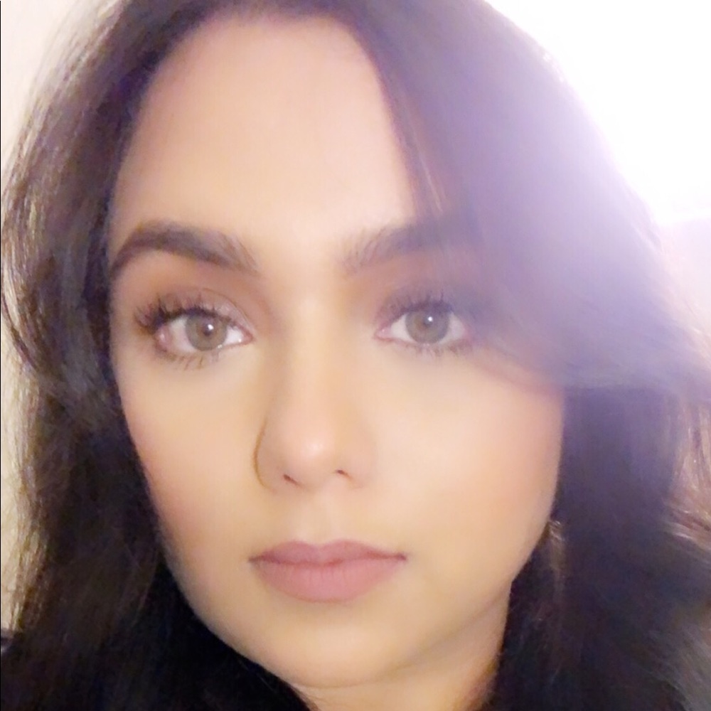 Meet your Posher, Riya